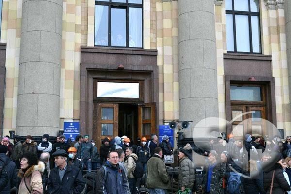 В Харькове проходит два митинга: пророссийский и против сепаратизма