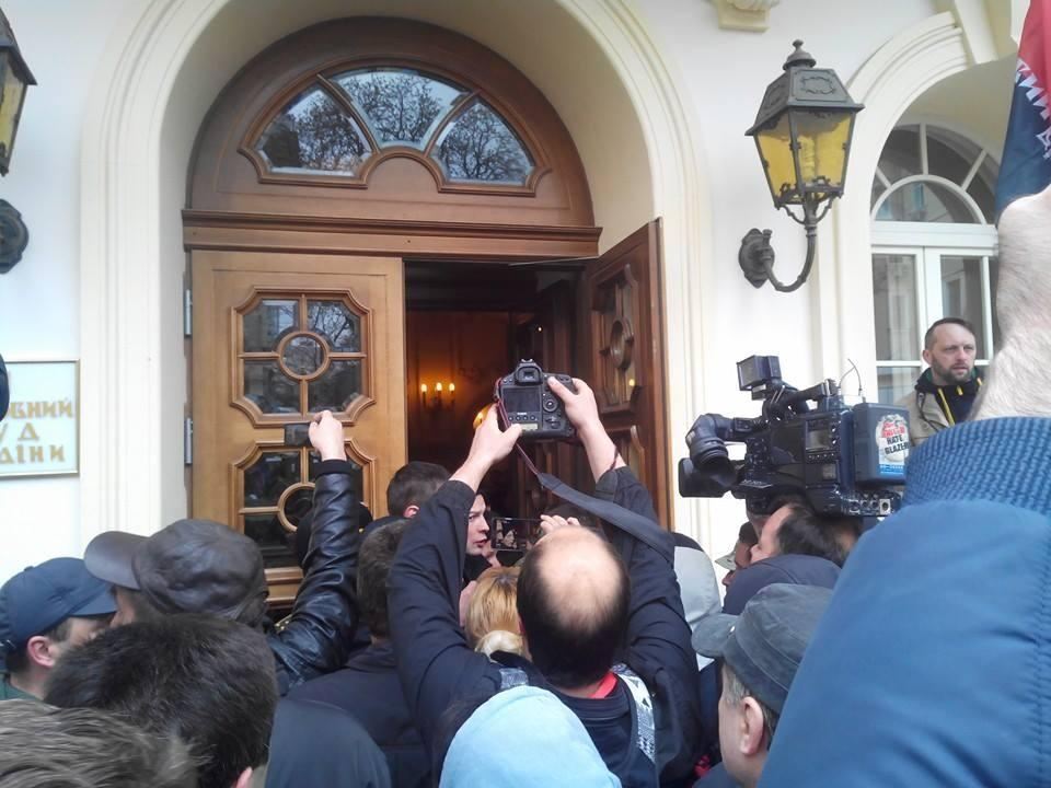 Самооборона Майдану зірвала з'їзд суддів у Києві