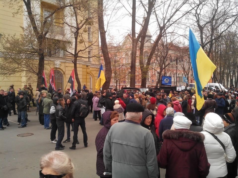 Самооборона Майдана сорвала съезд судей в Киеве