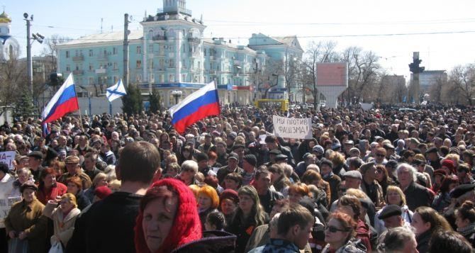 В Николаеве активисты попытались захватить ОГА. Прямая трансляция