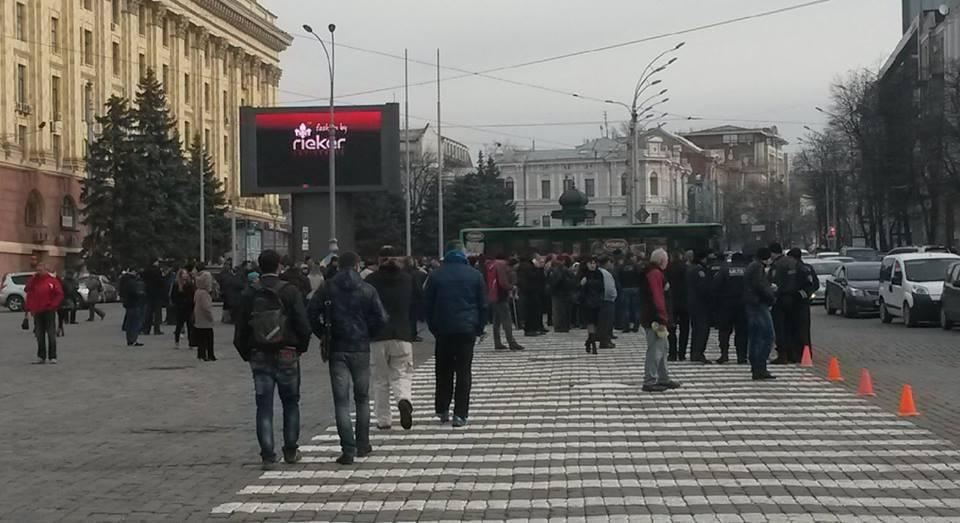 Харьковчане утверждают, что здание ОГА все еще захвачено
