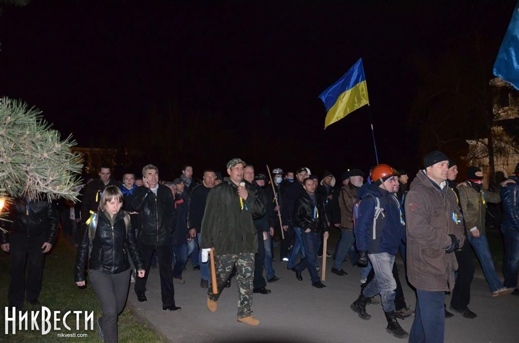 Сепаратистов в Николаеве майдановцы разгоняли под "Слава Украине!"