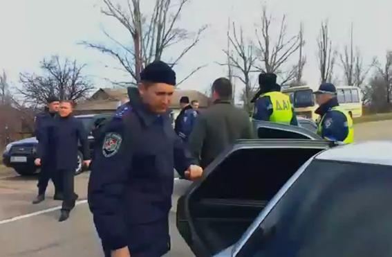Міліція затримала луганчан, які перевозили в автомобілі зброя