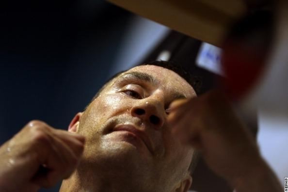 Владимир Кличко завершает подготовку к бою с Леапаи