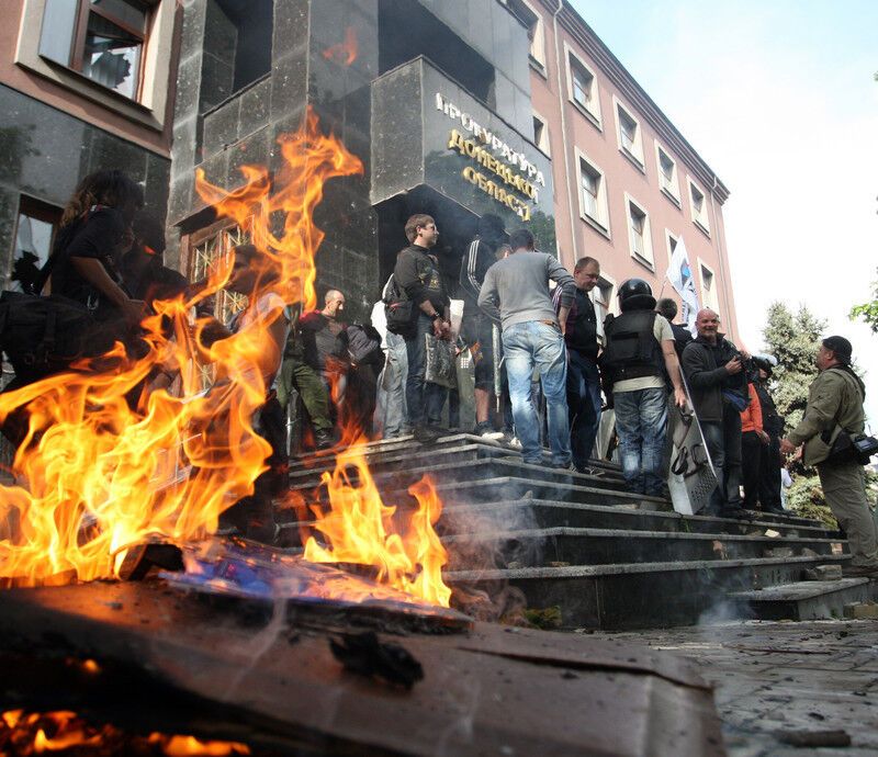 Штурм прокуратуры в Донецке: около 30 пострадавших