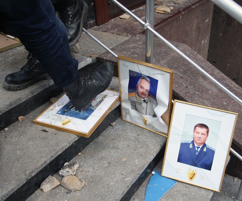 Штурм прокуратури в Донецьку: близько 30 постраждалих