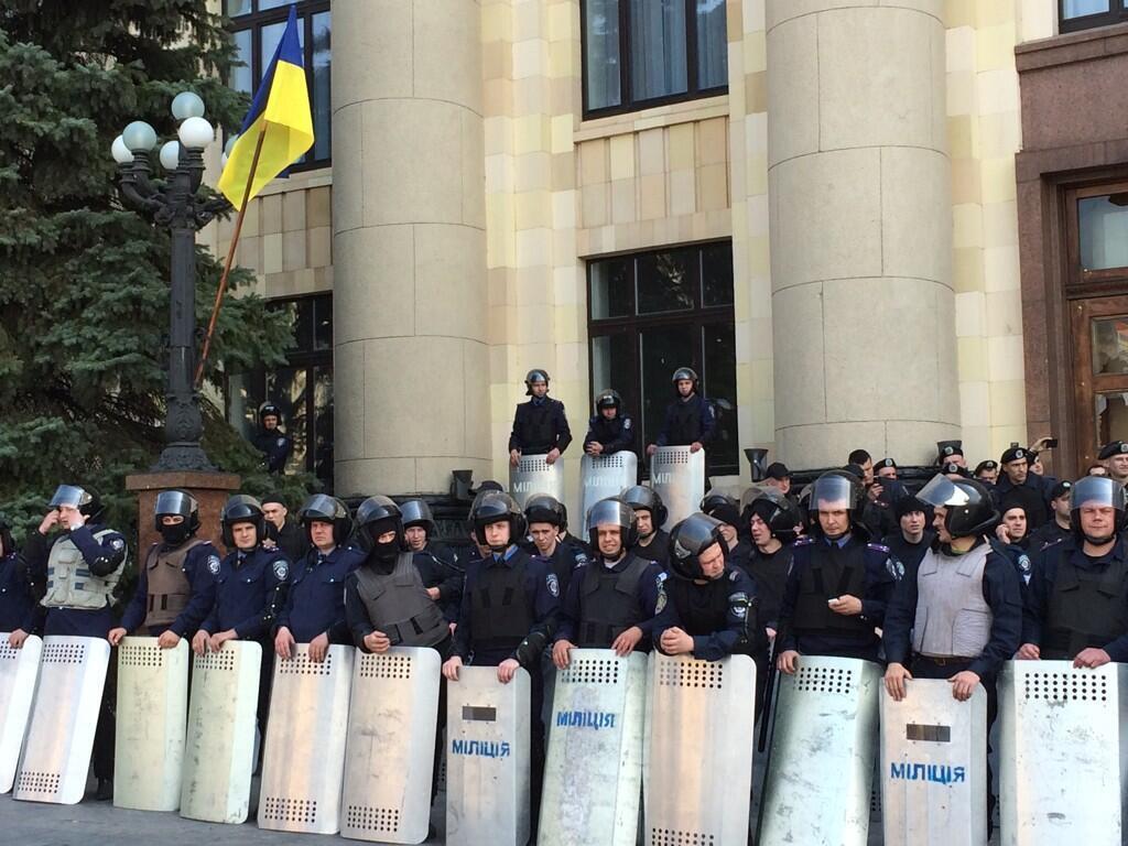 В Харькове коммунисты и сепаратисты провели шествие против "хунты"