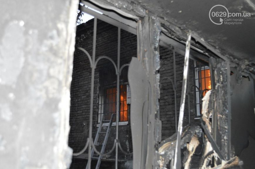 Опубліковані фотографії згорілої будівлі ГУВС і Маріупольської міськради