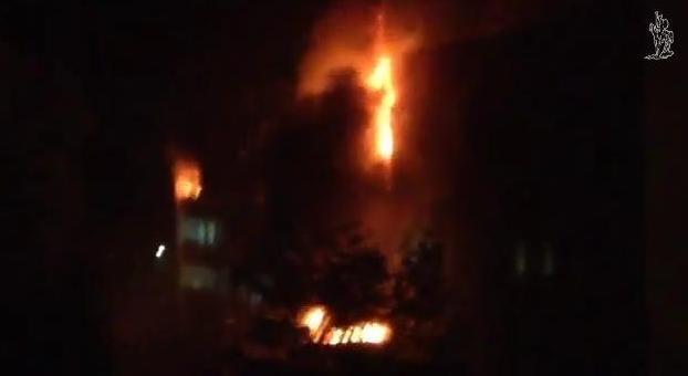 Пожар в горсовете Мариуполя: сгорели все баррикады у входа и часть кабинетов
