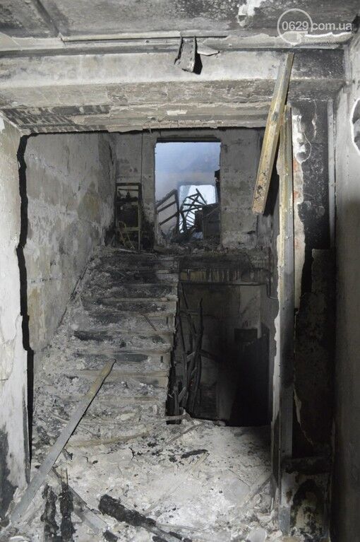 Опубликованы фотографии сгоревшего здания ГУВД и Мариупольского горсовета