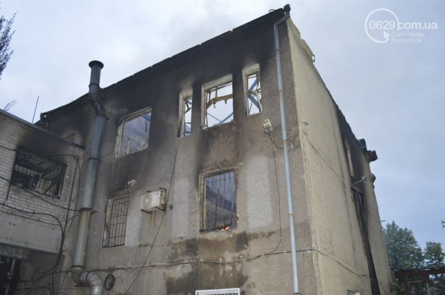 Опубликованы фотографии сгоревшего здания ГУВД и Мариупольского горсовета