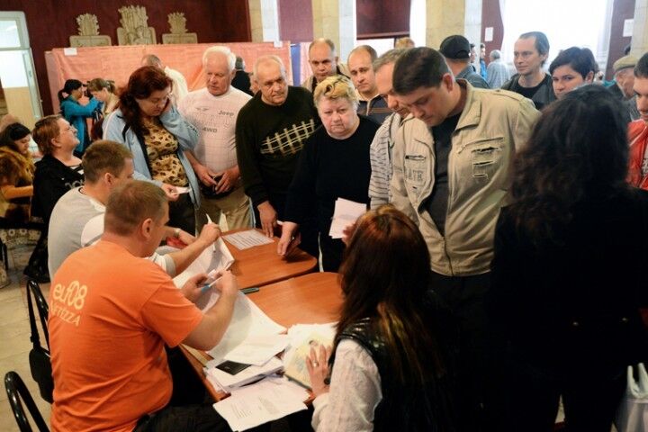 В Донецкой и Луганской областях проходит "референдум" террористов