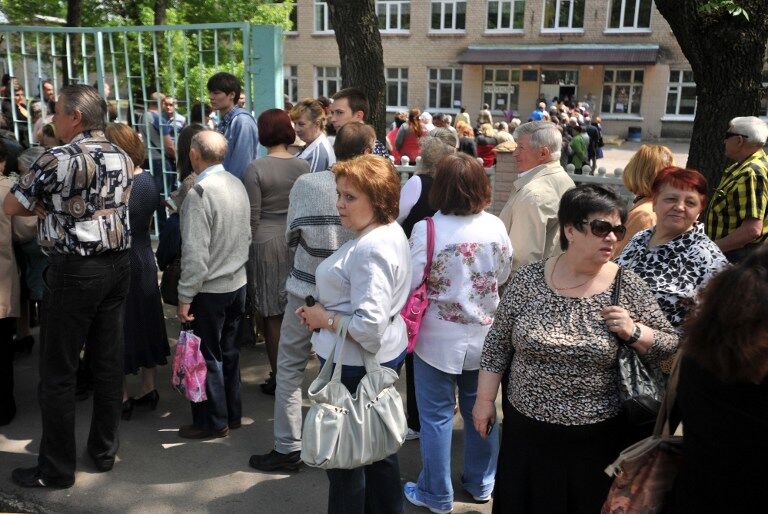 Донецьк. Тиснява на референдумі