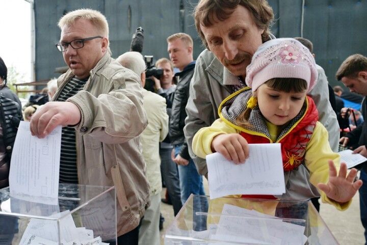 В Донецкой и Луганской областях проходит "референдум" террористов