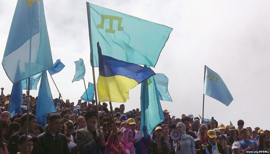 Татары покорили одну из самых высоких гор Крыма, скандируя "Слава Украине!"