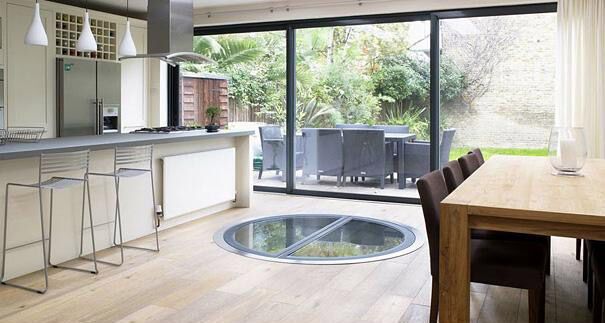 Кровать-аквариум и пляж под столом. 33 невероятных идеи для вашего дома