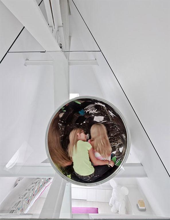 Кровать-аквариум и пляж под столом. 33 невероятных идеи для вашего дома