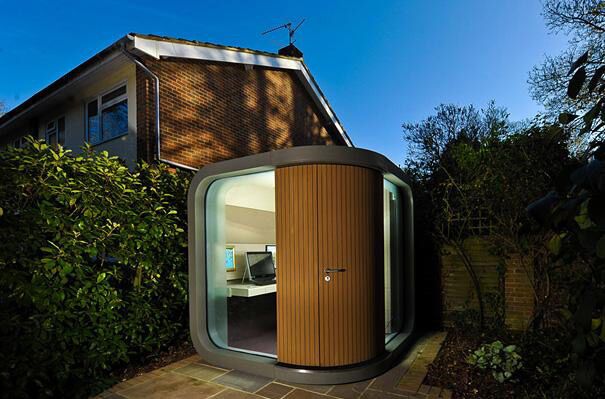 Кровать-аквариум и пляж под столом. 33 невероятных идеи для вашего дома