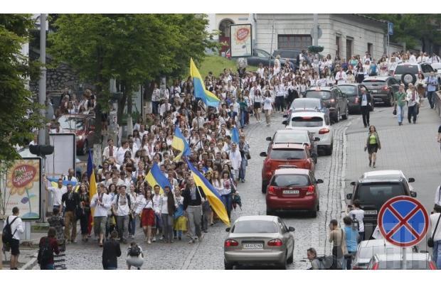 В Киеве прошел рекордный марш вышиванок