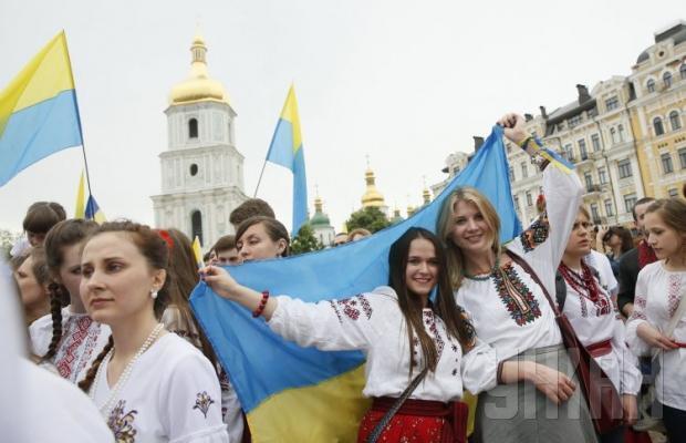 В Киеве прошел рекордный марш вышиванок