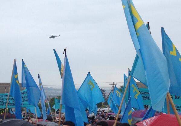 Несмотря на запреты, в Симферополе на митинг собралось около 20 тыс. крымских татар