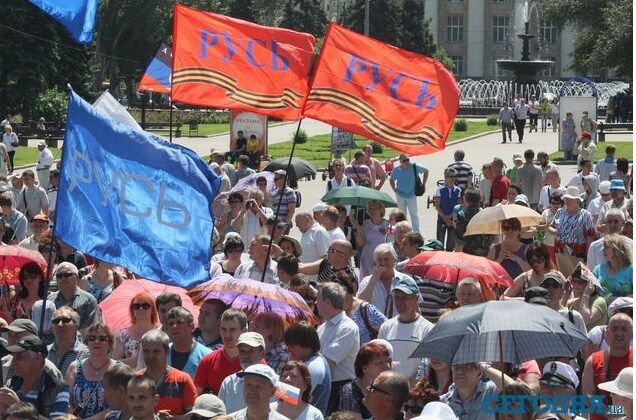 В Донецке радуются "честному" референдуму: большинство все же пришло фотографироваться