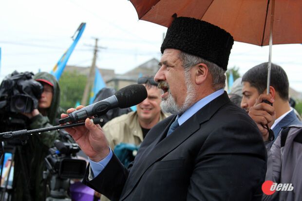Крымские татары приняли резолюцию: требуют для Крыма автономии