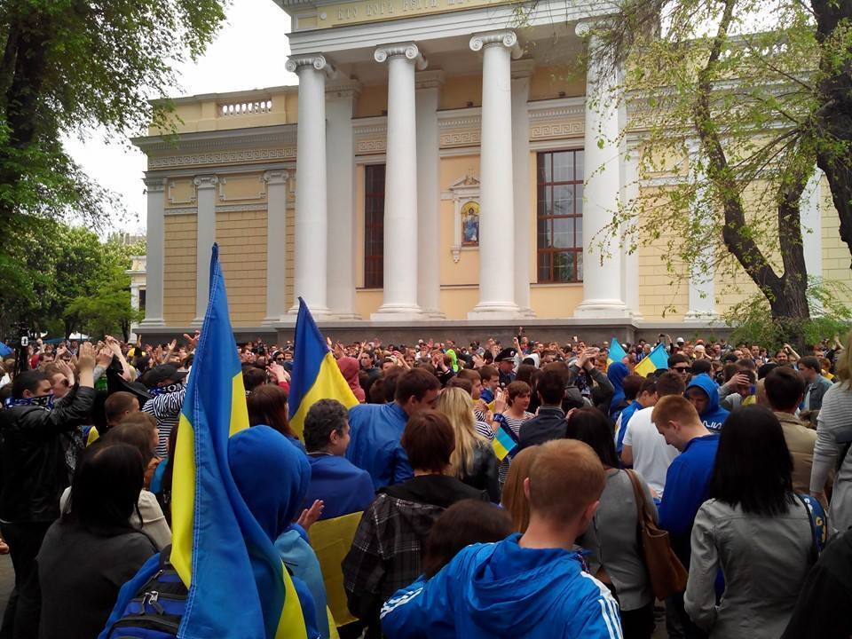 Одеські посібники терористів напали на марш "За єдину Україну". Відеотрансляція