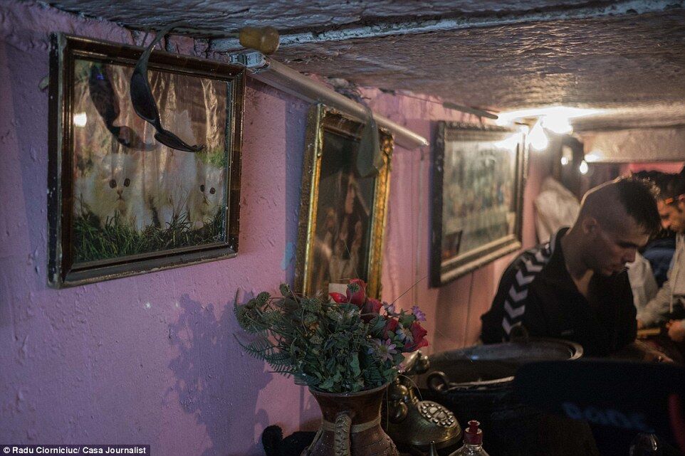 В канализации Бухареста обнаружен "город бездомных"