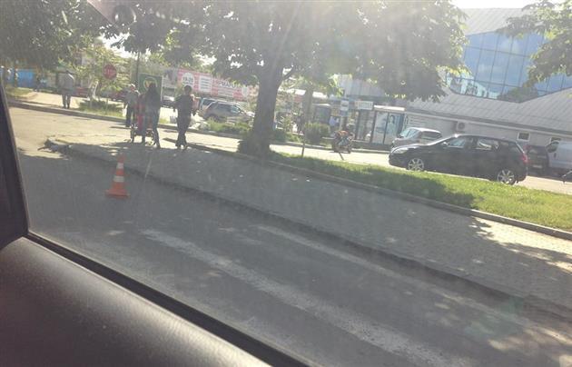 В Ужгороде мотоциклист сбил школьника