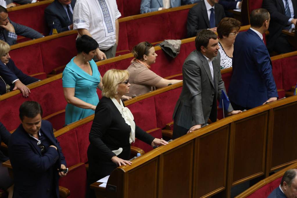 У Раді вже 13 депутатів викрили в "кнопкодавстві". Фотофакт