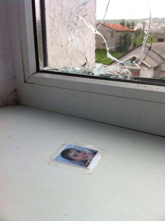 Террористы расстреляли детский приют в Славянске