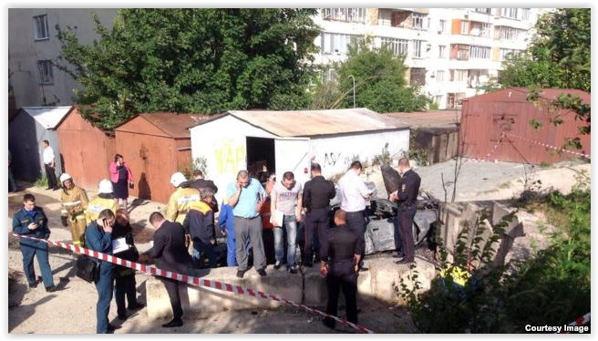 В Симферополе в жилом районе взорвался автомобиль. У хозяина сильные ожоги