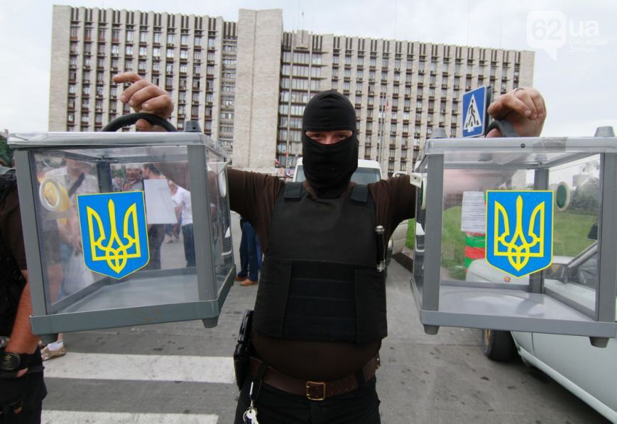 Терористи вкрали урни для голосування на дільниці в Донецьку