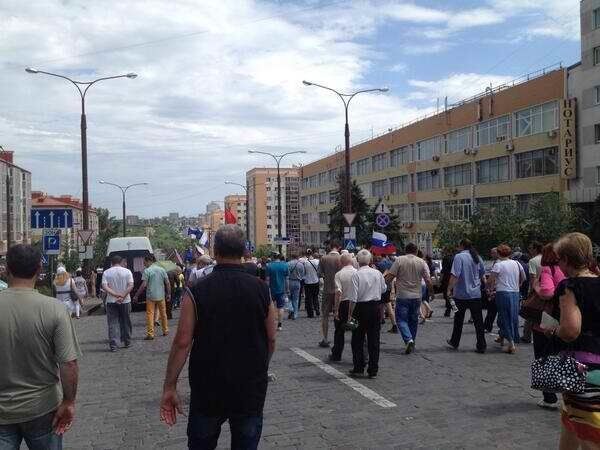 В Донецке митинг возле резиденции Ахметова закончился ничем