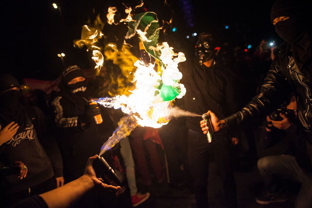 Карнавал в огне. Как Бразилия протестует против чемпионата мира
