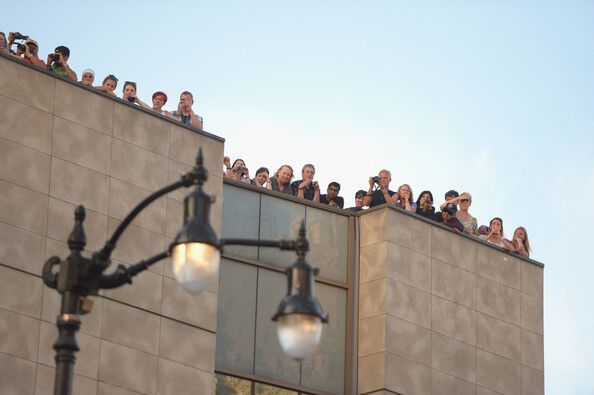 Анджелина Джоли в черной коже и ее бюст-убийца 