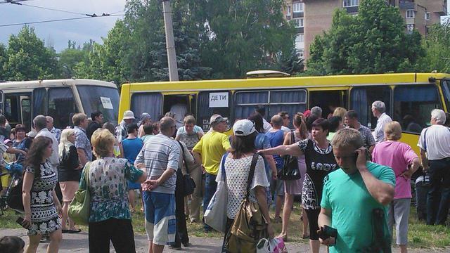 Дітей зі Слов'янська евакуювали в літні табори