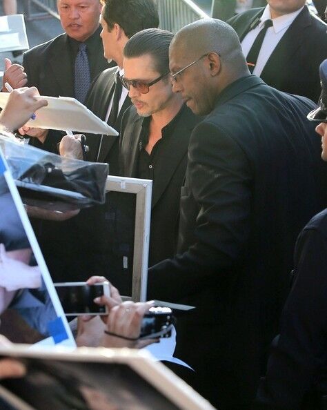 Задержание украинского журналиста, напавшего на Брэда Питта. Много фото