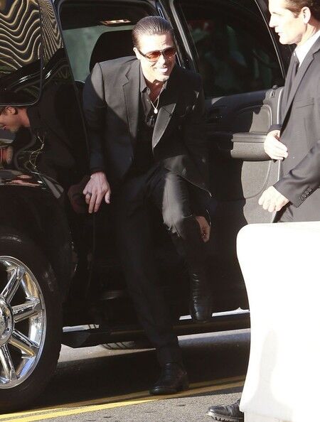 Задержание украинского журналиста, напавшего на Брэда Питта. Много фото