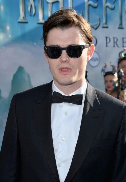 Анджелина Джоли в черной коже и ее бюст-убийца 