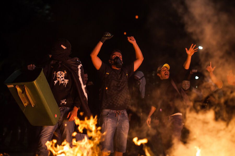 Карнавал в огне. Как Бразилия протестует против чемпионата мира
