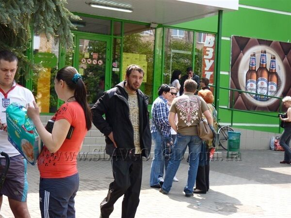 Жителі Слов'янська масово скуповують продукти. Фотофакт