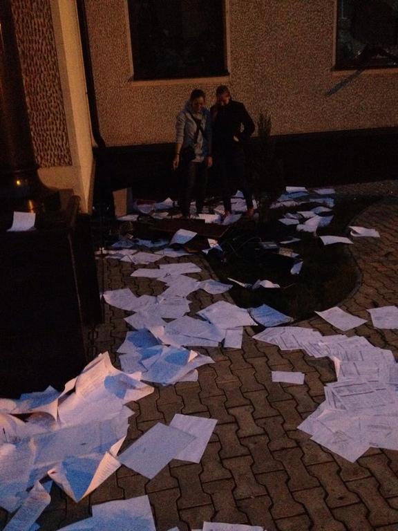 У Донецьку посібники терористів розгромили офіс компанії ІСД