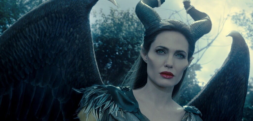 Даже рядом с Джоли - козлы