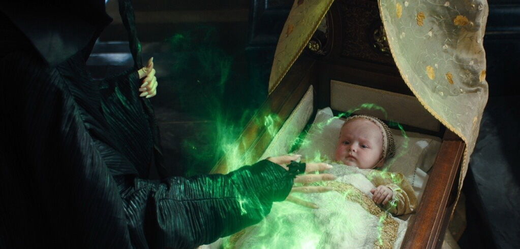 Даже рядом с Джоли - козлы