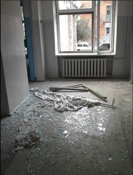 Террористы обстреляли детскую больницу в Славянске