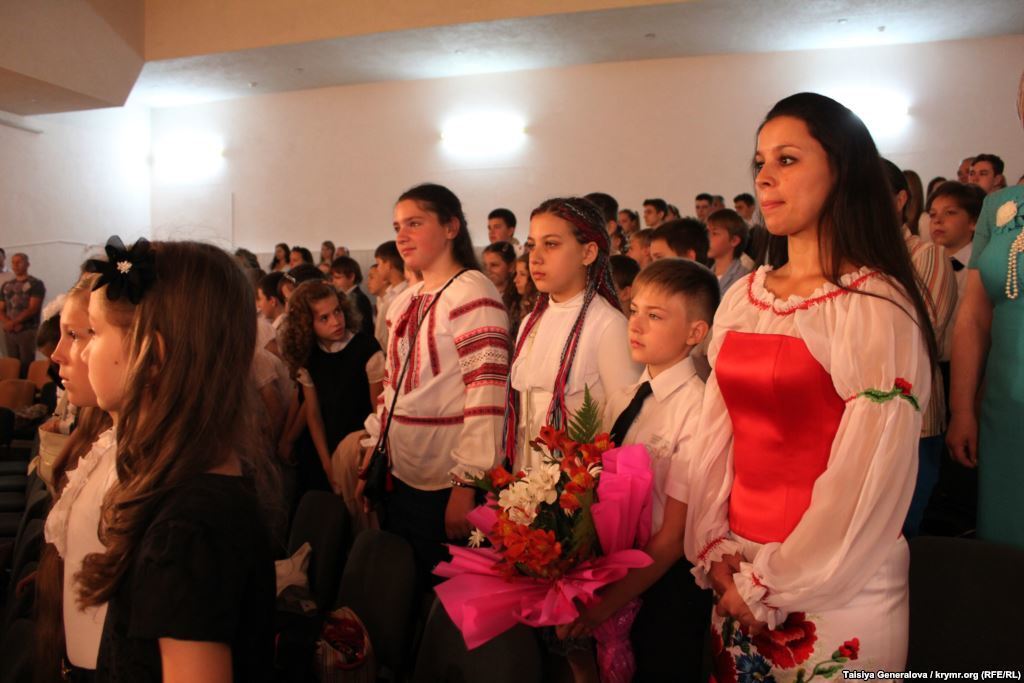 В Украинской гимназии Симферополя на Последнем звонке впервые звучал гимн РФ