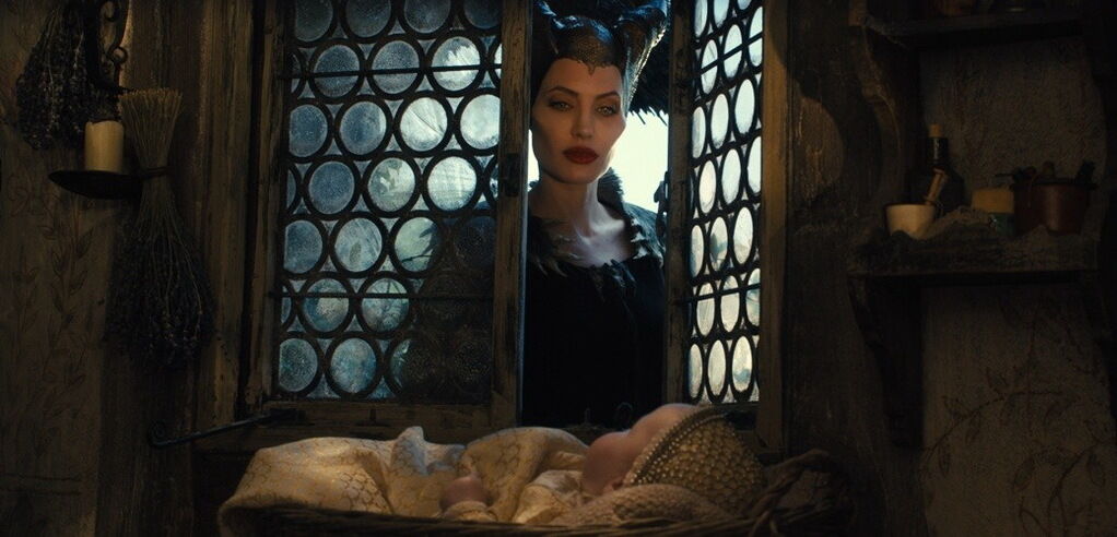 Даже рядом с Джоли - козлы