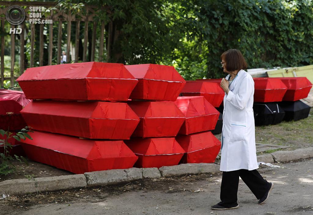 Похороны погибших в ходе битвы в донецком аэропорту